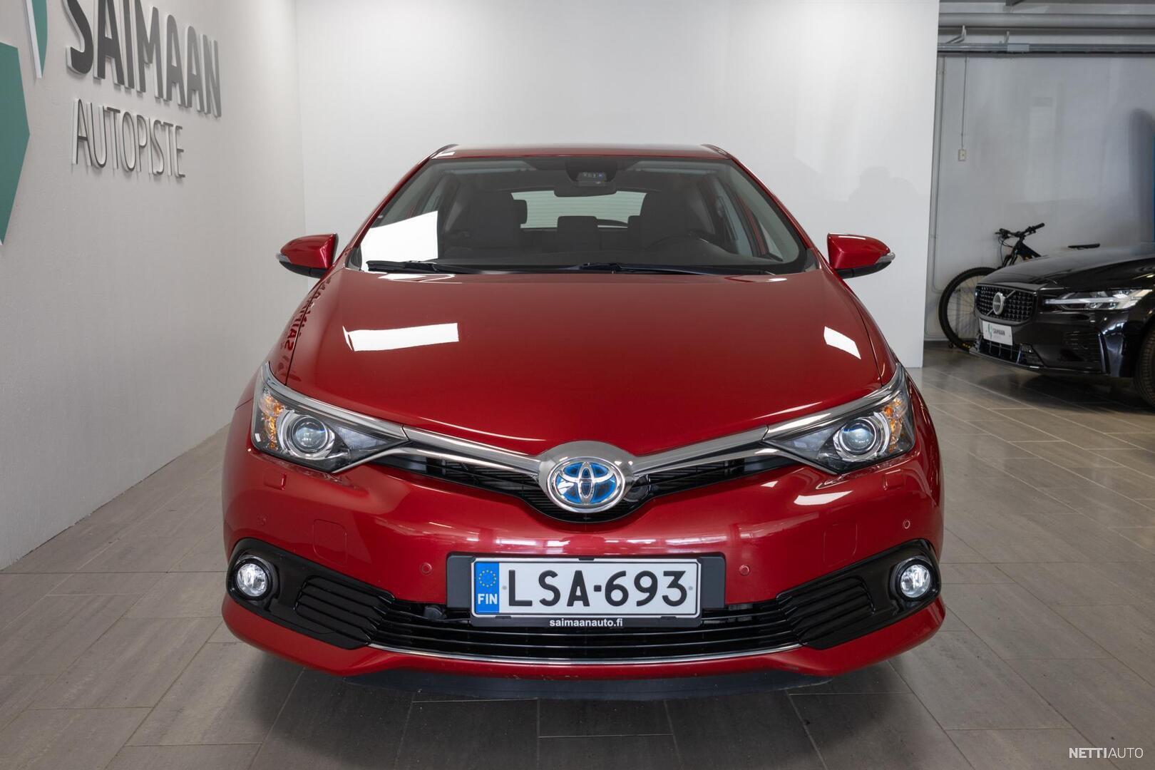 Myydään Toyota Auris 2015 5