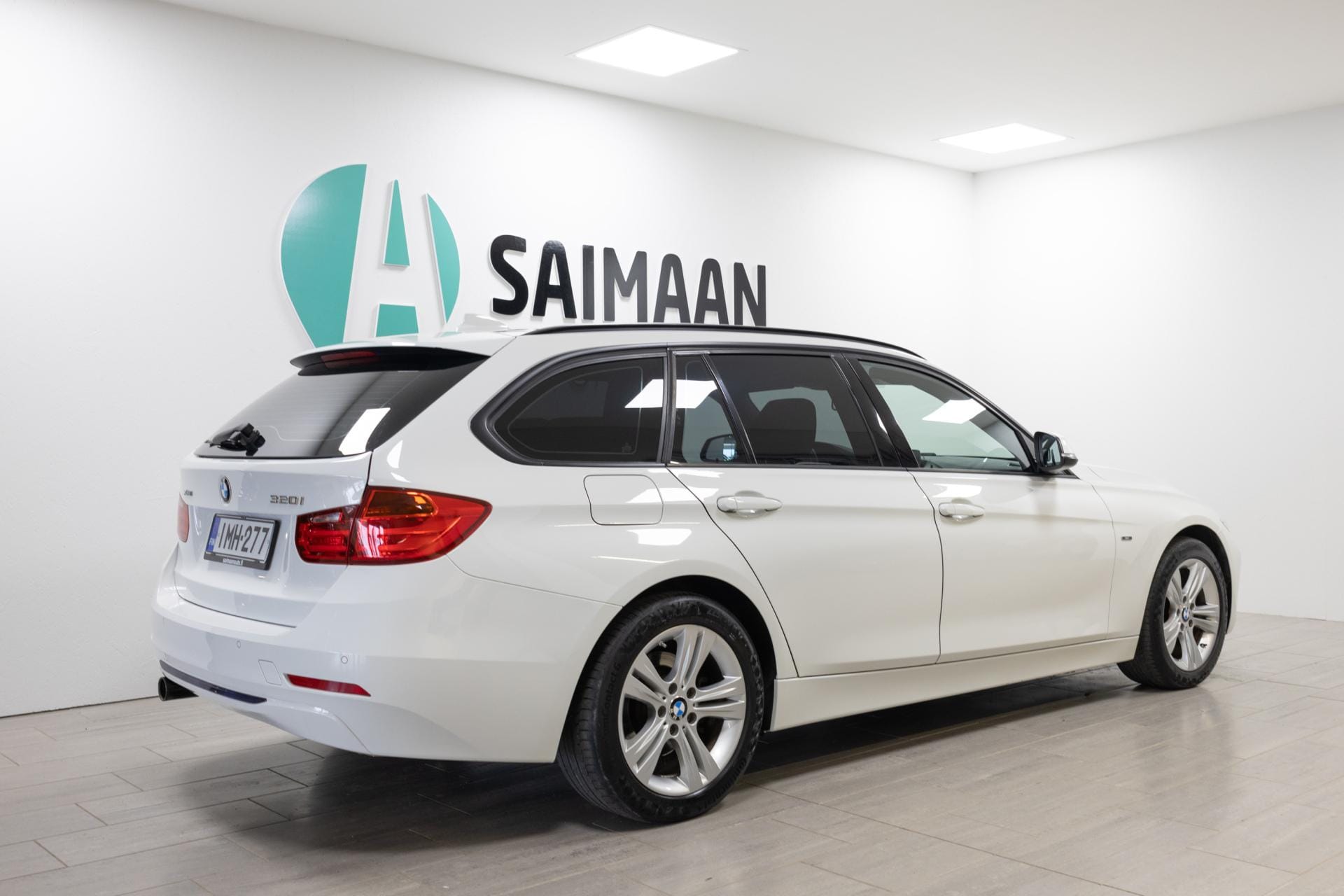 Myydään BMW 320 2015 3